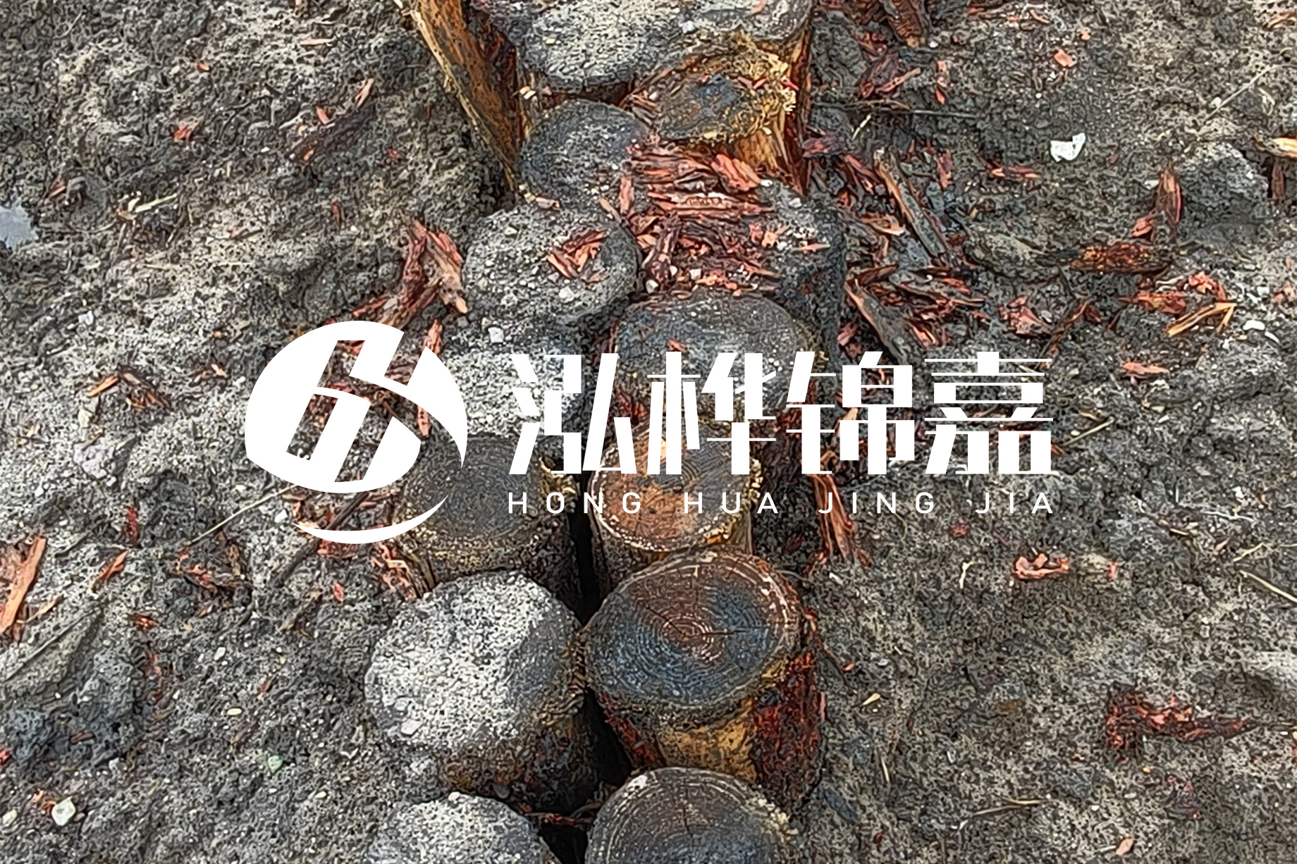 魚(yú)塘淤泥太多怎么清理？挖掘機(jī)清除淤泥的作用及方法