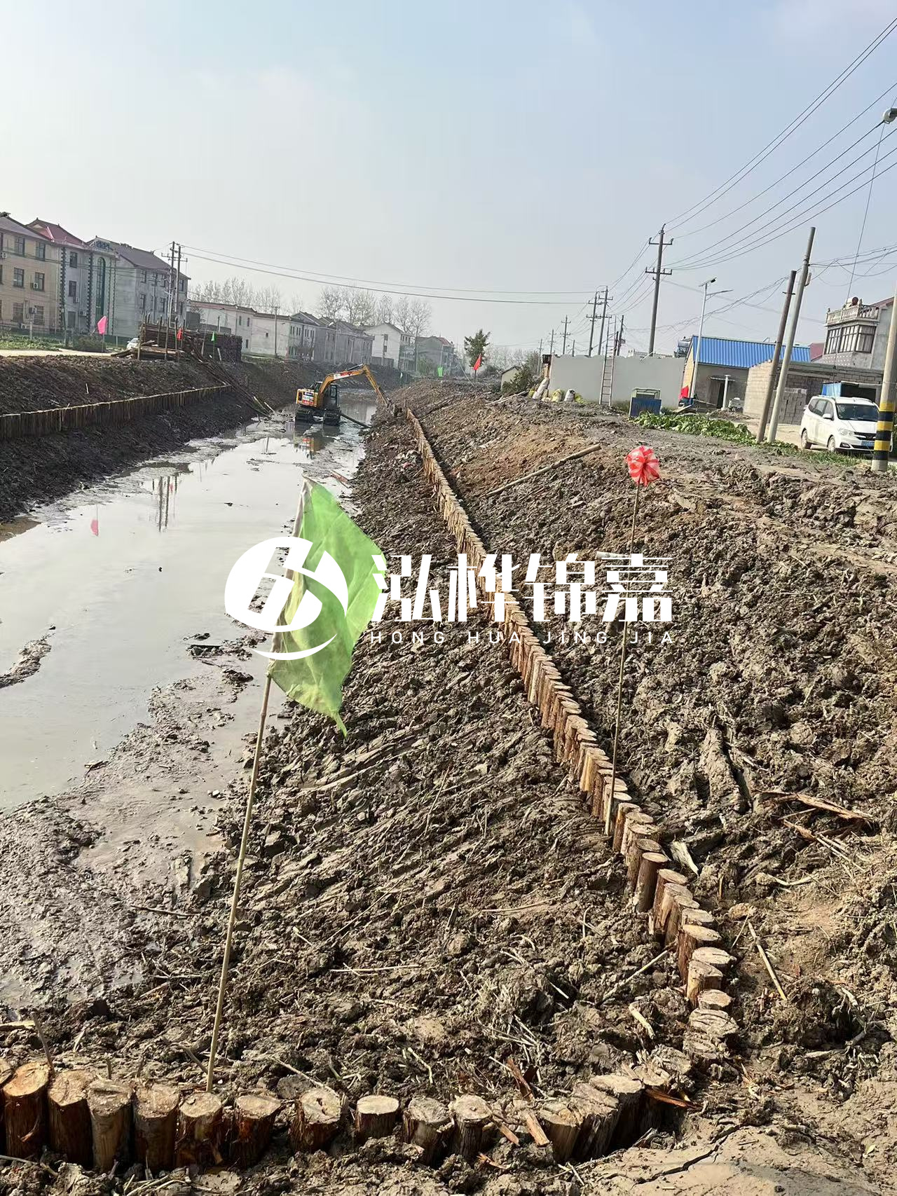 洛陽挖機打木樁專業(yè)施工-河道打木樁后如何檢查穩(wěn)固性？