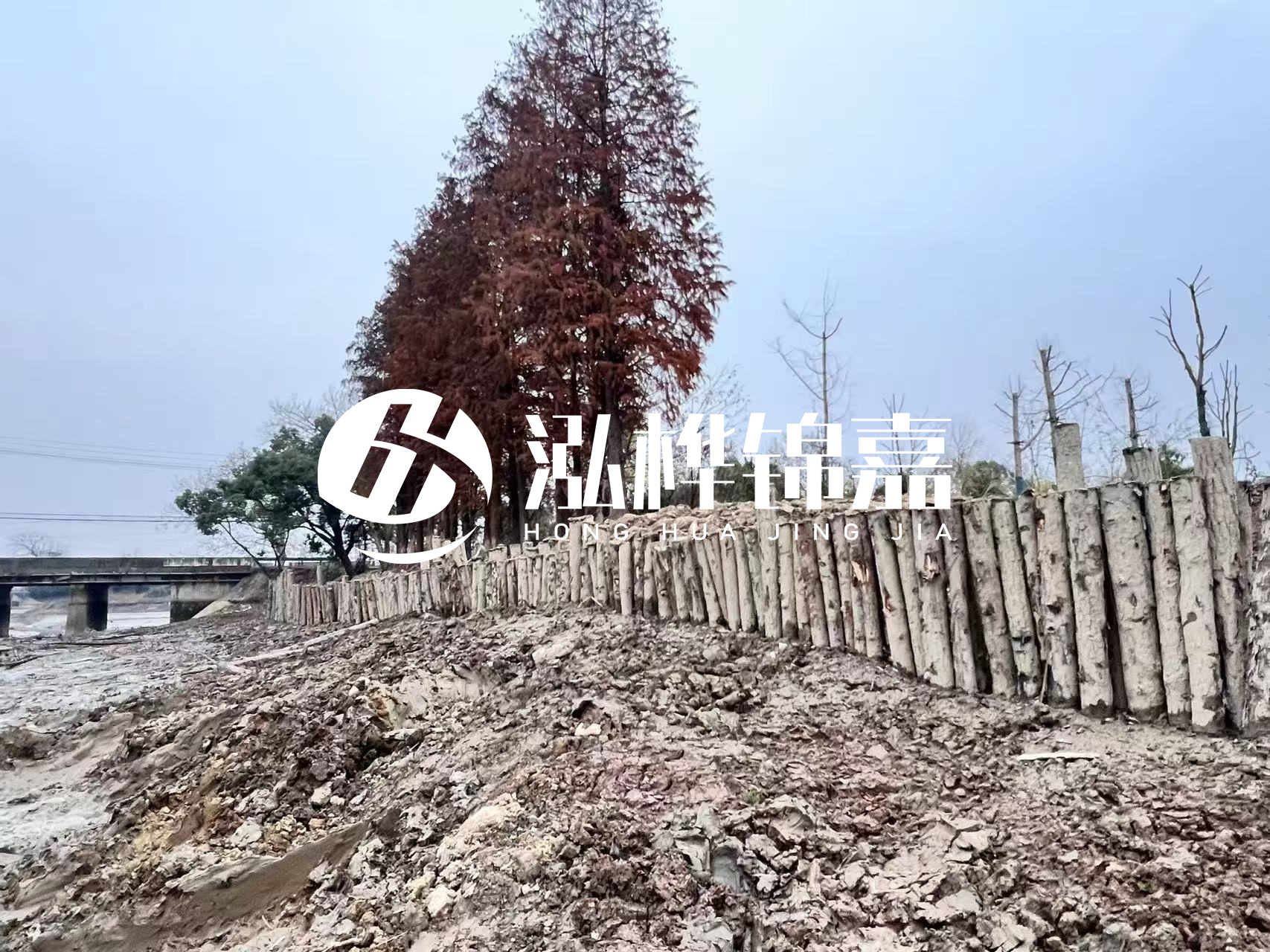平?jīng)鐾跈C(jī)打木樁專業(yè)施工-松木樁工程量怎么計(jì)算的？